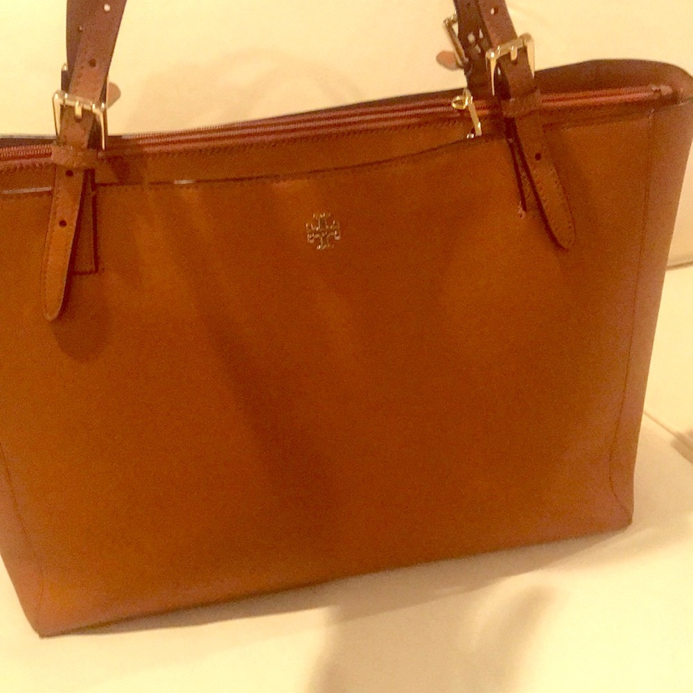 Totes Tory Burch